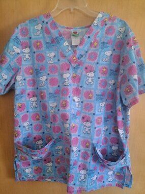 Women's Peanuts Snoopy Smile Dentist Scrub Top Pink Turquoise Floral M Medium